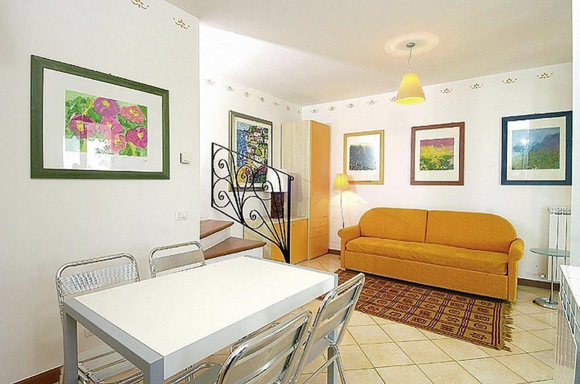 بورتو ريكاناتي Residence I Giardini Del Conero المظهر الخارجي الصورة